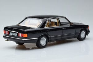 Mercedes 560 SEL W126 Noir Norev 1:18 183793 Métal Moulé — image 3 sur 7