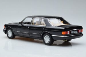 Mercedes 560 SEL W126 Noir Norev 1:18 183793 Métal Moulé — image 6 sur 7