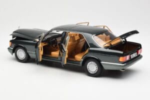 Mercedes 560 SEL W126 Night Vert Métallique Dealer Edition Norev 1:18 B66040626 Métal Moulé — image 5 sur 8