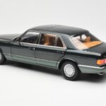 Mercedes 560 SEL W126 Night Vert Métallique Dealer Edition Norev 1:18 B66040626 - image 7 of 8