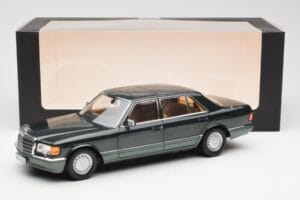 Mercedes 560 SEL W126 Night Vert Métallique Dealer Edition Norev 1:18 B66040626 Métal Moulé — image 8 sur 8