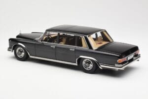 Mercedes 600 SWB W100 Noir KK-Scale 1:18 180601 Métal Moulé — image 5 sur 6