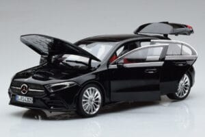 Mercedes A-Class W177 AMG Line Norev 1:18 183861 Métal Moulé — image 2 sur 7