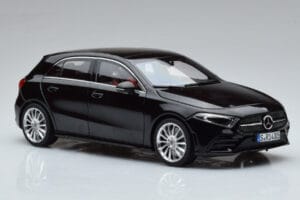 Mercedes A-Class W177 AMG Line Norev 1:18 183861 Métal Moulé — image 5 sur 7