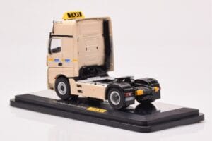Mercedes Actros Gigaspace IAA 2012 Taxi NZG 1:50 MM0015 Métal Moulé — image 3 sur 4