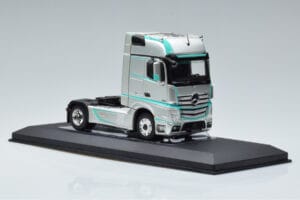 Mercedes Actros MP4 Racing Edition IXO 1:43 TR091 Métal Moulé — image 4 sur 6