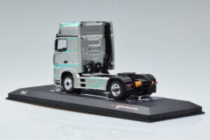 Mercedes Actros MP4 Racing Edition IXO 1:43 TR091 Métal Moulé — image 5 sur 6