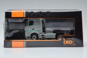 Mercedes Actros MP4 Racing Edition IXO 1:43 TR091 Métal Moulé — image 6 sur 6