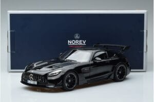 Mercedes AMG GT C190 Black Series Noir Norev 1:18 183900 Métal Moulé — image 7 sur 7