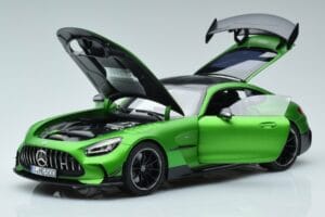 Mercedes AMG GT C190 Black Series Vert Hell Magno Édition Limitée Norev 1:18 183903 Métal Moulé — image 2 sur 7