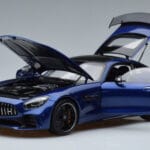 Mercedes AMG GT R C190 Bleu Brillant AUTOart 1:18 76334 Métal Moulé - image 2 of 7