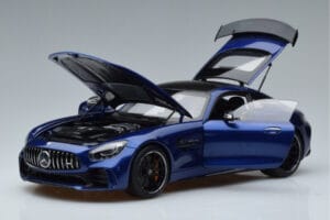 Mercedes AMG GT R C190 Bleu Brillant AUTOart 1:18 76334 Métal Moulé — image 2 sur 7