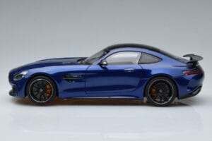 Mercedes AMG GT R C190 Bleu Brillant AUTOart 1:18 76334 Métal Moulé — image 4 sur 7