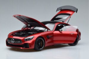 Mercedes AMG GT R C190 Rouge Cardinal AUTOart 1:18 76331 Métal Moulé — image 2 sur 7