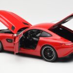 Mercedes AMG GT C190 Rouge Norev 1:18 183496 - image 5 of 8