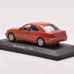 Mercedes C-Class W202 C220 Orange Métallique Dealer Edition Minichamps 1:43 - image 3 of 4