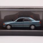 Mercedes C-Class W202 C220 Petrol Métallique Minichamps 1:43 - image 3 of 3