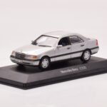Mercedes C-Class W202 C220 Argent Minichamps 1:43 - image 2 of 4