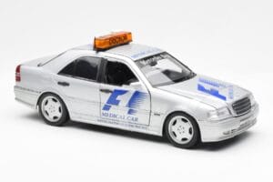 Mercedes C-Class W202 AMG Medical Car F1 1997 UT Models 1:18 26106 Métal Moulé — image 4 sur 6