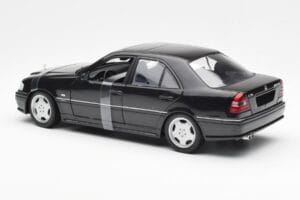 Mercedes C-Class W202 C36 AMG Noir Métallique UT Models 1:18 26102 Métal Moulé — image 5 sur 6