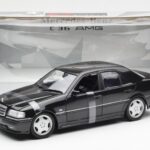 Mercedes C-Class W202 C36 AMG Noir Métallique UT Models 1:18 - image 6 of 6