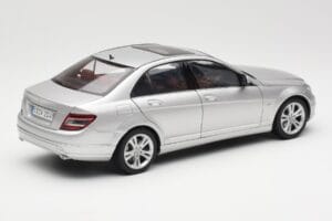 Mercedes C-Class W204 Avantgarde Argent AUTOart 1:18 B66962368 Métal Moulé — image 3 sur 8