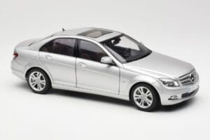 Mercedes C-Class W204 Avantgarde Argent AUTOart 1:18 B66962368 Métal Moulé — image 6 sur 8