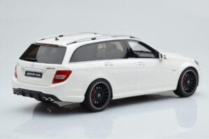 Mercedes C63 AMG S204 T-Model Blanc GT Spirit 1:18 GT147 Résine — image 2 sur 8