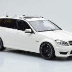 Mercedes C63 AMG S204 T-Model Blanc GT Spirit 1:18 - image 4 of 8