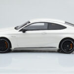 Mercedes C63S AMG C205 Coupé Blanc GT Spirit 1:18 - image 3 of 6