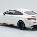Mercedes C63S AMG C205 Coupé Blanc GT Spirit 1:18 - image 5 of 6