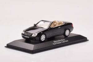 Mercedes CLK A209 Cabriolet Obsidian Noir Métallique Minichamps 1:43 B66961966 Métal Moulé — image 2 sur 4