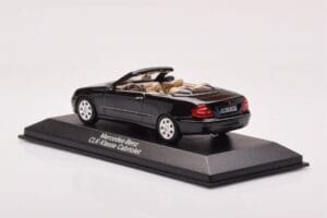 Mercedes CLK A209 Cabriolet Obsidian Noir Métallique Minichamps 1:43 B66961966 Métal Moulé — image 3 sur 4