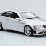 Mercedes CLK63 AMG C209 Coupé Argent Otto 1:18 - image 4 of 6