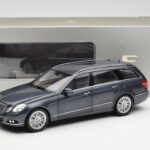Mercedes E-Class S212 T-Model Tenorit Gris Métallisé Minichamps 1:18 B66962447 - image 8 of 8