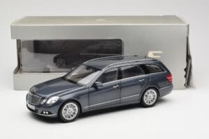 Mercedes E-Class S212 T-Model Tenorit Gris Métallisé Minichamps 1:18 B66962447 Métal Moulé — image 8 sur 8