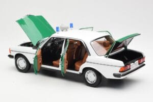 Mercedes E-Class W123 Polizei Norev 1:18 B66040676 Métal Moulé — image 5 sur 8