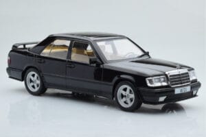 Mercedes E-Class W124 Tuning Noir MCG 1:18 MCG18341 Métal Moulé — image 4 sur 6