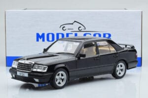 Mercedes E-Class W124 Tuning Noir MCG 1:18 MCG18341 Métal Moulé — image 6 sur 6