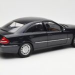 Mercedes E-Class W211 Bleu Métallisé Kyosho 1:18 B66962147 - image 3 of 8