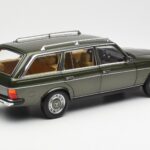 Mercedes 230T W123 T-Model Vert Métallisé Norev 1:18 183730 - image 3 of 8