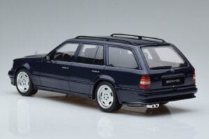 Mercedes E36 AMG S124 Bleu Otto 1:18 OT753 Résine — image 5 sur 6