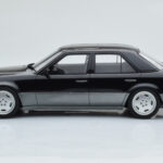 Mercedes E60 AMG W124 Noir Otto 1:18 - image 3 of 6