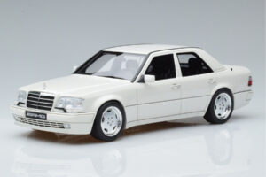 Mercedes E60 AMG W124 Blanc Otto 1:18