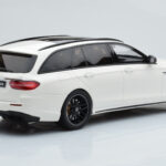 Mercedes AMG E63 S S213 T-Model Blanc GT Spirit 1:18 - image 2 of 6
