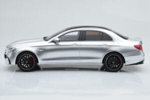 Mercedes AMG E63 S W213 Argent GT Spirit 1:18 GT230 Résine — image 3 sur 6