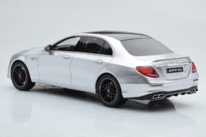 Mercedes AMG E63 S W213 Argent GT Spirit 1:18 GT230 Résine — image 5 sur 6
