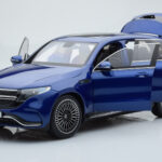 Mercedes EQC 400 Brilliant Bleu NZG 1:18 - image 2 of 8