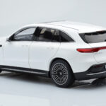 Mercedes EQC 400 Diamond Blanc NZG 1:18 - image 7 of 8