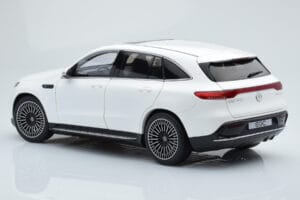 Mercedes EQC 400 Diamond Blanc NZG 1:18 B66963756 Métal Moulé — image 7 sur 8